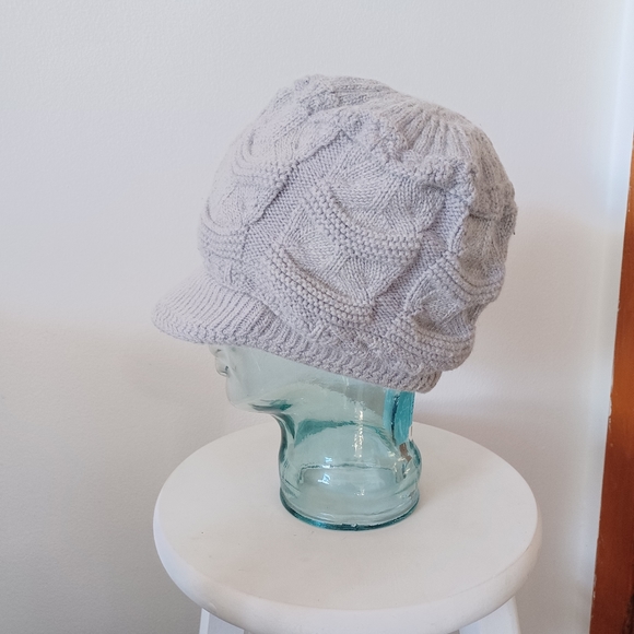 ⚡️SALE⚡️Light Gray Women's Knit Hat - Picture 2 of 5